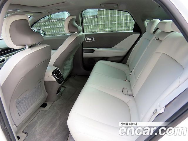 Hyundai Ioniq 6 Long Range Exclusive + 2023 — фото 6