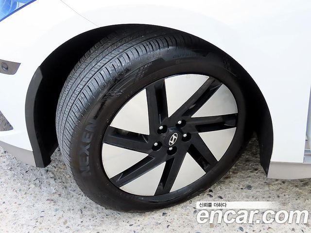 Hyundai Ioniq 6 Long Range Exclusive + 2023 — фото 24