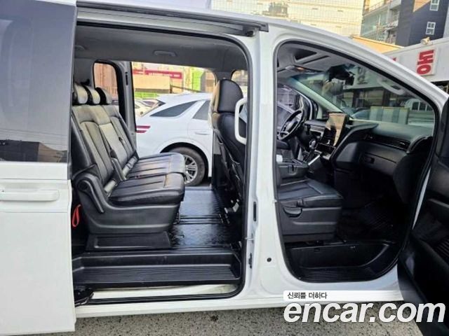 Hyundai Staria Tourer 9-Seater Modern 2023 — фото 15