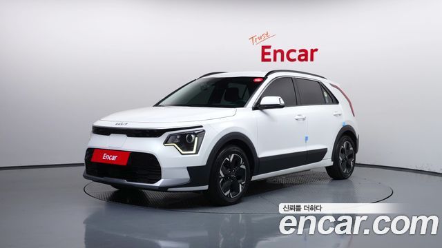 Kia Niro EV Air 2023 — фото 1