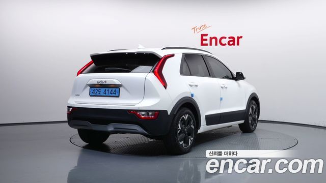 Kia Niro EV Air 2023 — фото 2