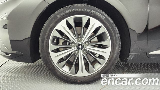 Kia K8 2.5 Gasoline 2WD Signature 2022 — фото 5