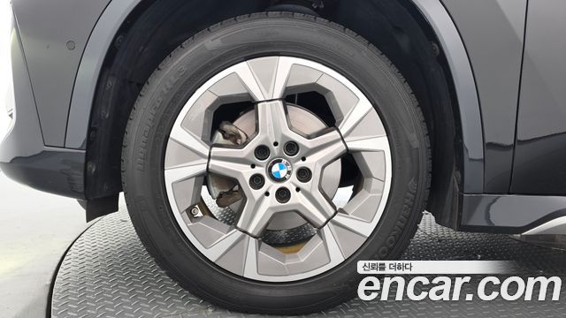BMW X1 (U11) sDrive 20i xLine 2023 — фото 5