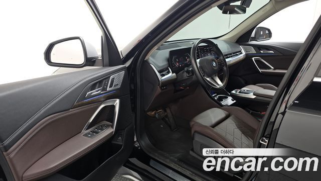 BMW X1 (U11) sDrive 20i xLine 2023 — фото 10