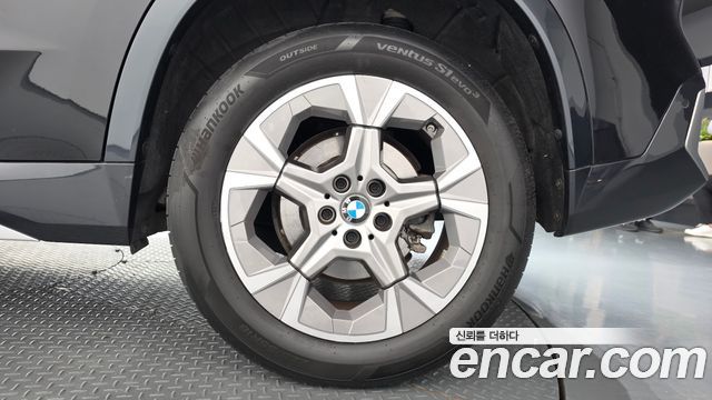 BMW X1 (U11) sDrive 20i xLine 2023 — фото 21