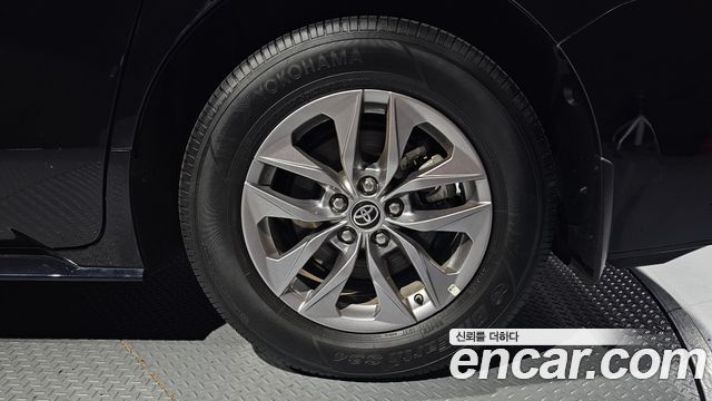 Toyota Sienna (IV) 2.5 Hybrid AWD 2024 — фото 21