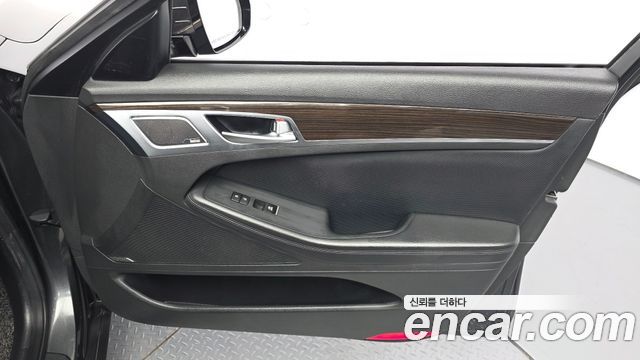 Genesis G80 3.3 GDI AWD Premium Luxury 2019 — фото 24