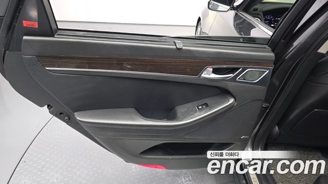Genesis G80 3.3 GDI AWD Premium Luxury 2019 — фото 25