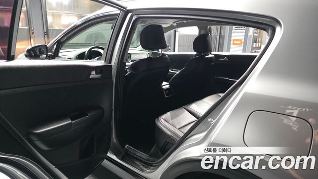 Kia Sportage The Bold Diesel 2.0 2WD Prestige 2021 — фото 26