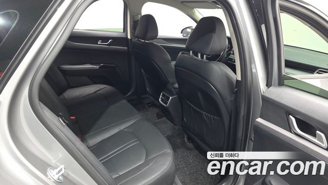 Kia K5 (III) 2.0 Prestige 2023 — фото 12