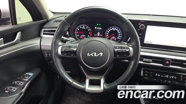 Kia K5 (III) 2.0 Prestige 2023 — фото 13