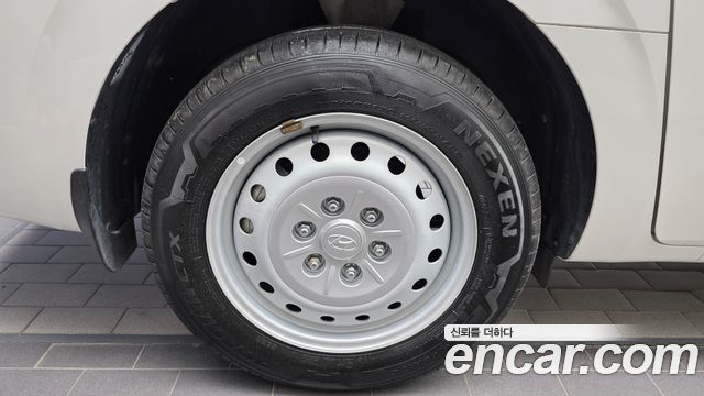 Hyundai Staria Cargo 5-Seater Smart 2023 — фото 5