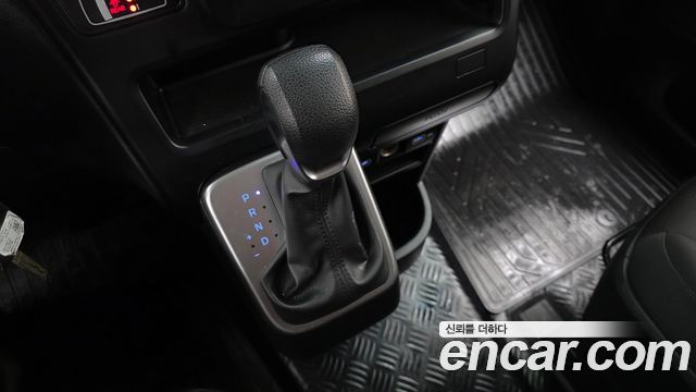 Hyundai Staria Cargo 5-Seater Smart 2023 — фото 9