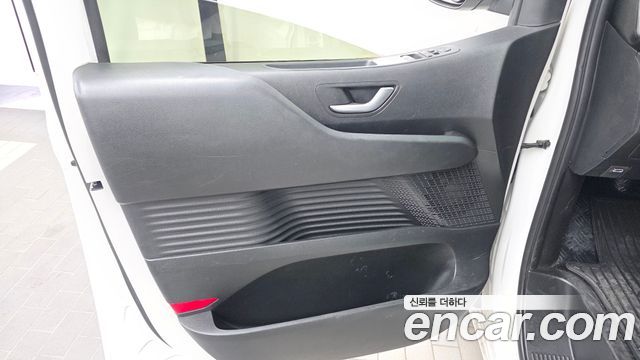 Hyundai Staria Cargo 5-Seater Smart 2023 — фото 30