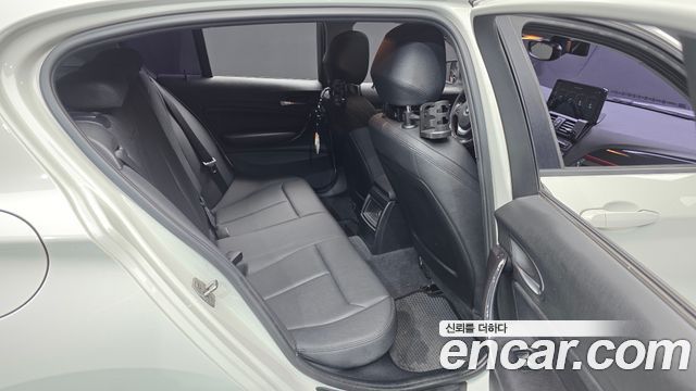 BMW 1 Series (F20) 118d Sport 5Door 2015 — фото 12