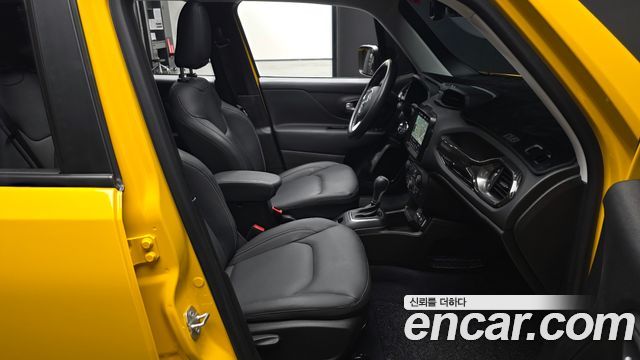 Jeep Renegade 1.3 Limited 2023 — фото 11