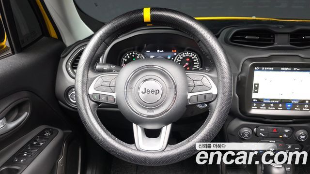 Jeep Renegade 1.3 Limited 2023 — фото 13