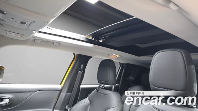 Jeep Renegade 1.3 Limited 2023 — фото 18