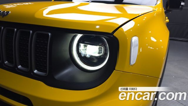 Jeep Renegade 1.3 Limited 2023 — фото 22