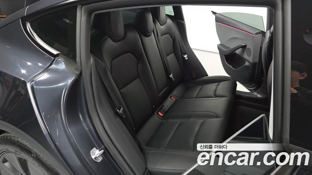 Tesla Model 3 RWD 2025 — фото 12