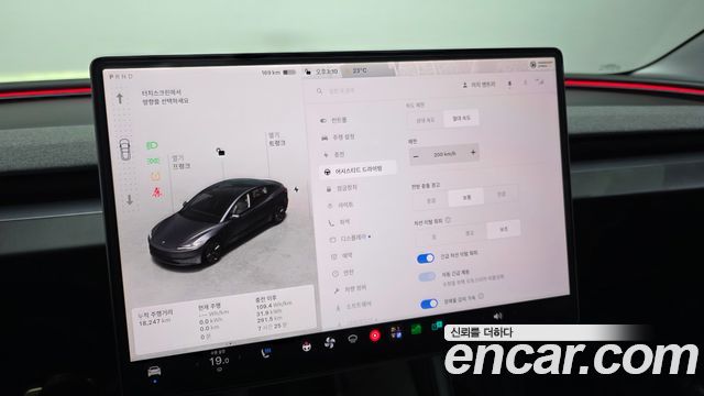 Tesla Model 3 RWD 2025 — фото 33