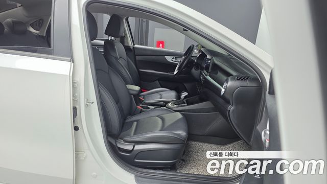 Kia K3 (II) 1.6 Prestige 2022 — фото 11