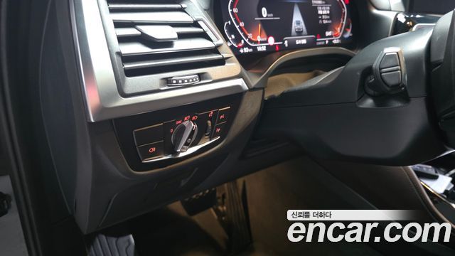 BMW X4 (G02) xDrive20i xLine 2022 — фото 24