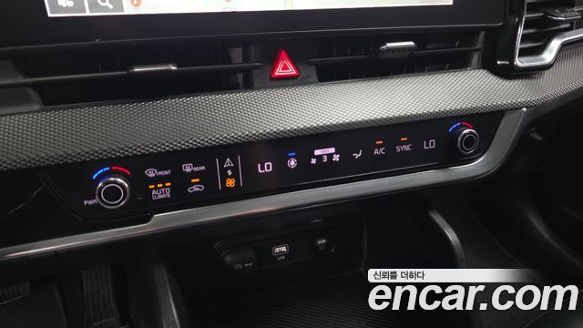 Kia Sportage (V) Diesel 2.0 2WD Prestige 2022 — фото 17