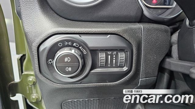 Jeep Wrangler (JL) 2.0 Overland 4Door Sarge Edition 2020 — фото 17