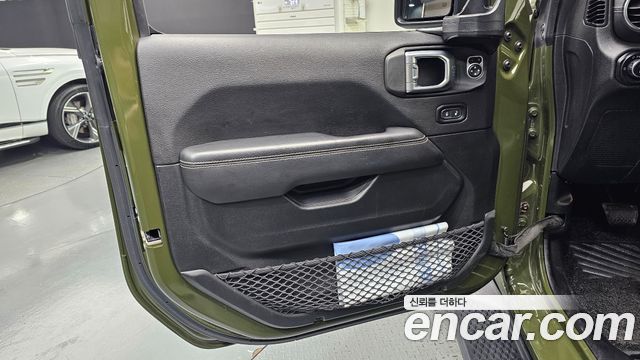 Jeep Wrangler (JL) 2.0 Overland 4Door Sarge Edition 2020 — фото 24