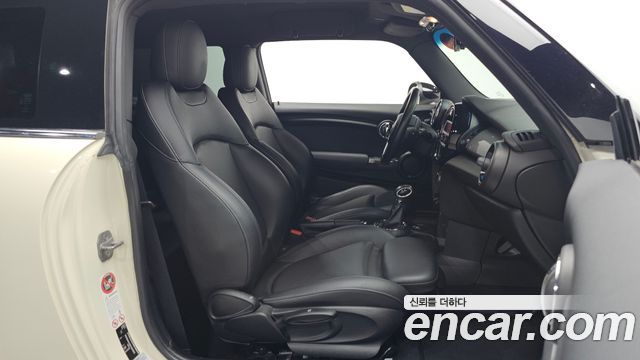 MINI Cooper D Standard 3rd 2014 — фото 10