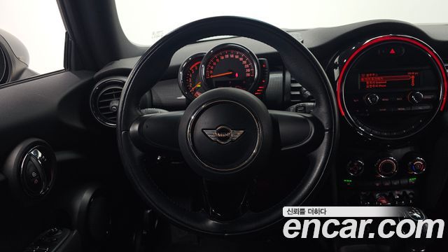 MINI Cooper D Standard 3rd 2014 — фото 13