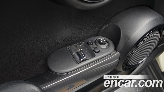 MINI Cooper D Standard 3rd 2014 — фото 17