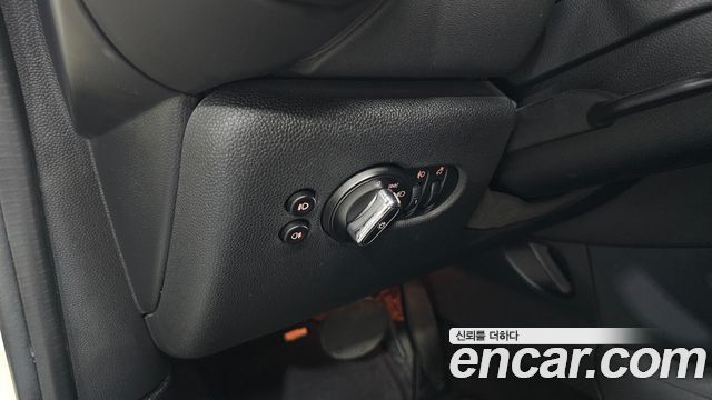 MINI Cooper D Standard 3rd 2014 — фото 18