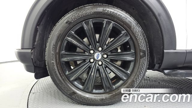 Ford Explorer (VI) 2.3 LimIted 4WD 2021 — фото 5