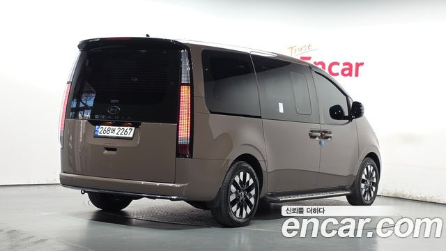 Hyundai Staria HEV 1.6 Lounge 7-Seater Inspiration 2025 — фото 2