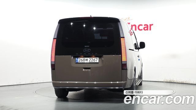 Hyundai Staria HEV 1.6 Lounge 7-Seater Inspiration 2025 — фото 4