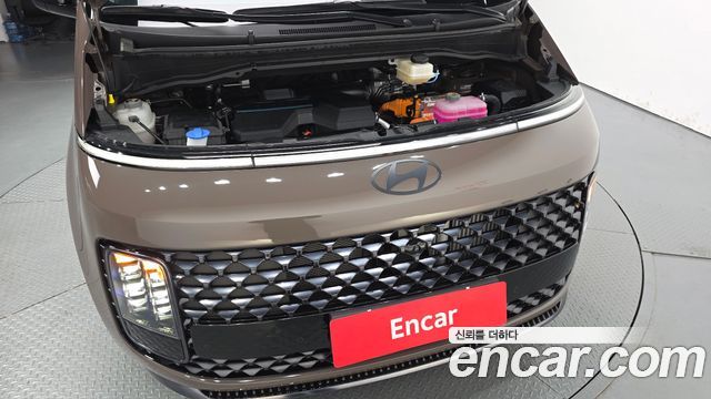 Hyundai Staria HEV 1.6 Lounge 7-Seater Inspiration 2025 — фото 6