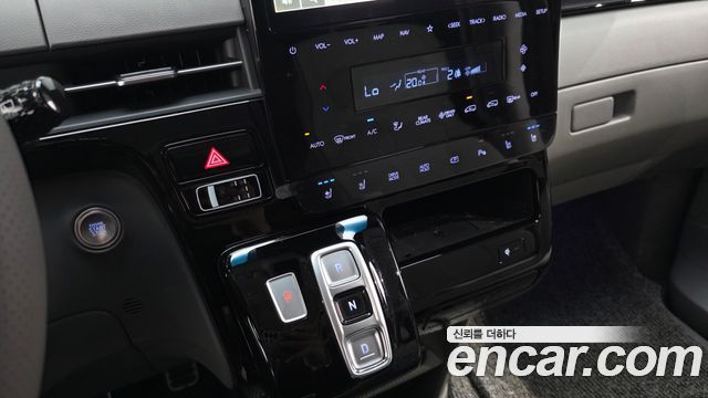 Hyundai Staria HEV 1.6 Lounge 7-Seater Inspiration 2025 — фото 9