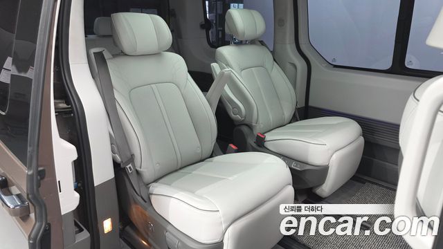 Hyundai Staria HEV 1.6 Lounge 7-Seater Inspiration 2025 — фото 11