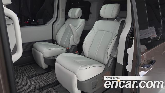 Hyundai Staria HEV 1.6 Lounge 7-Seater Inspiration 2025 — фото 12