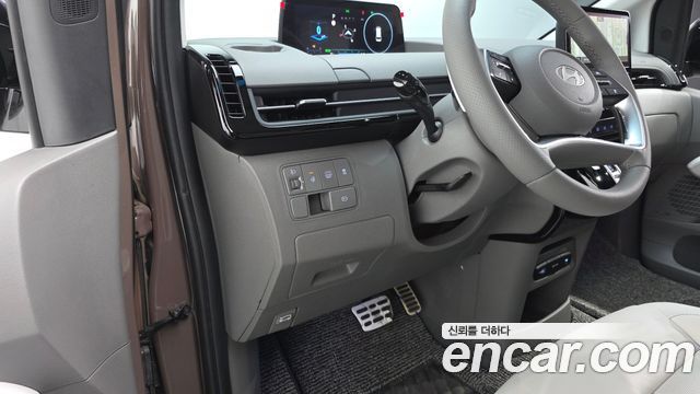Hyundai Staria HEV 1.6 Lounge 7-Seater Inspiration 2025 — фото 13