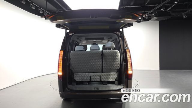 Hyundai Staria HEV 1.6 Lounge 7-Seater Inspiration 2025 — фото 20
