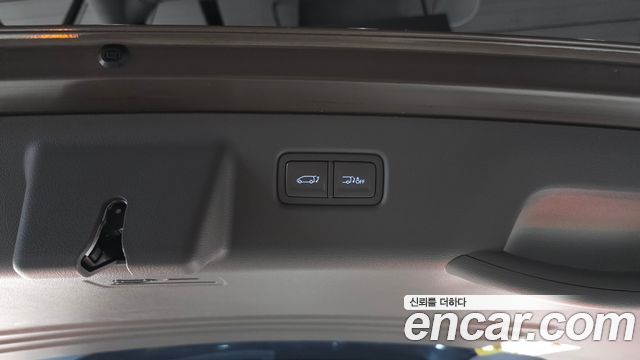 Hyundai Staria HEV 1.6 Lounge 7-Seater Inspiration 2025 — фото 27