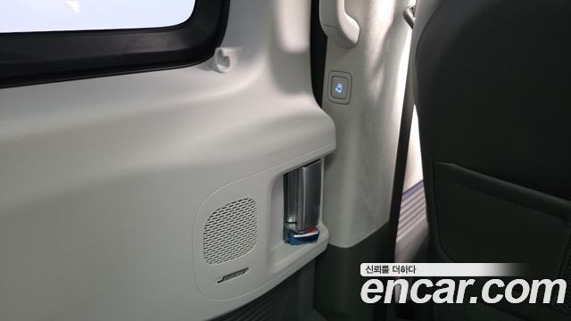 Hyundai Staria HEV 1.6 Lounge 7-Seater Inspiration 2025 — фото 34
