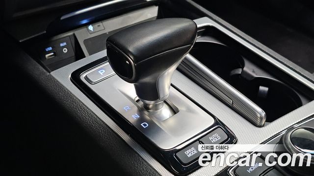 Genesis G80 3.3 GDI AWD Premium Luxury 2018 — фото 9