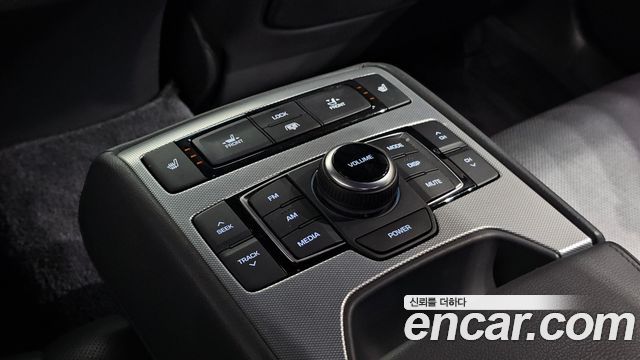Genesis G80 3.3 GDI AWD Premium Luxury 2018 — фото 19