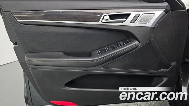 Genesis G80 3.3 GDI AWD Premium Luxury 2018 — фото 24