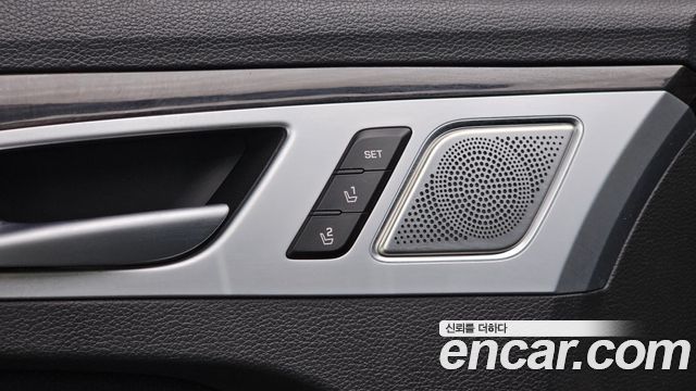 Genesis G80 3.3 GDI AWD Premium Luxury 2018 — фото 32
