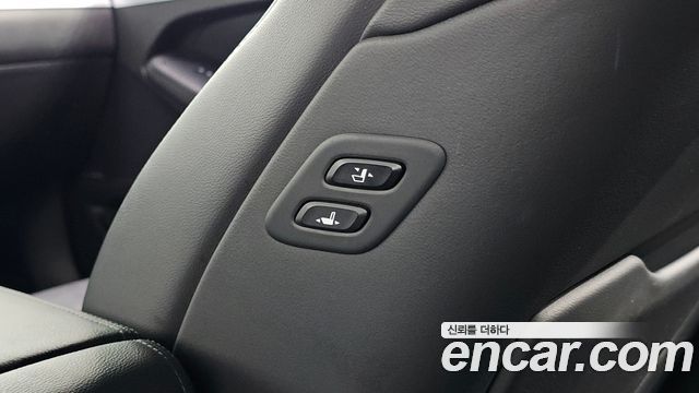Genesis G80 3.3 GDI AWD Premium Luxury 2018 — фото 33